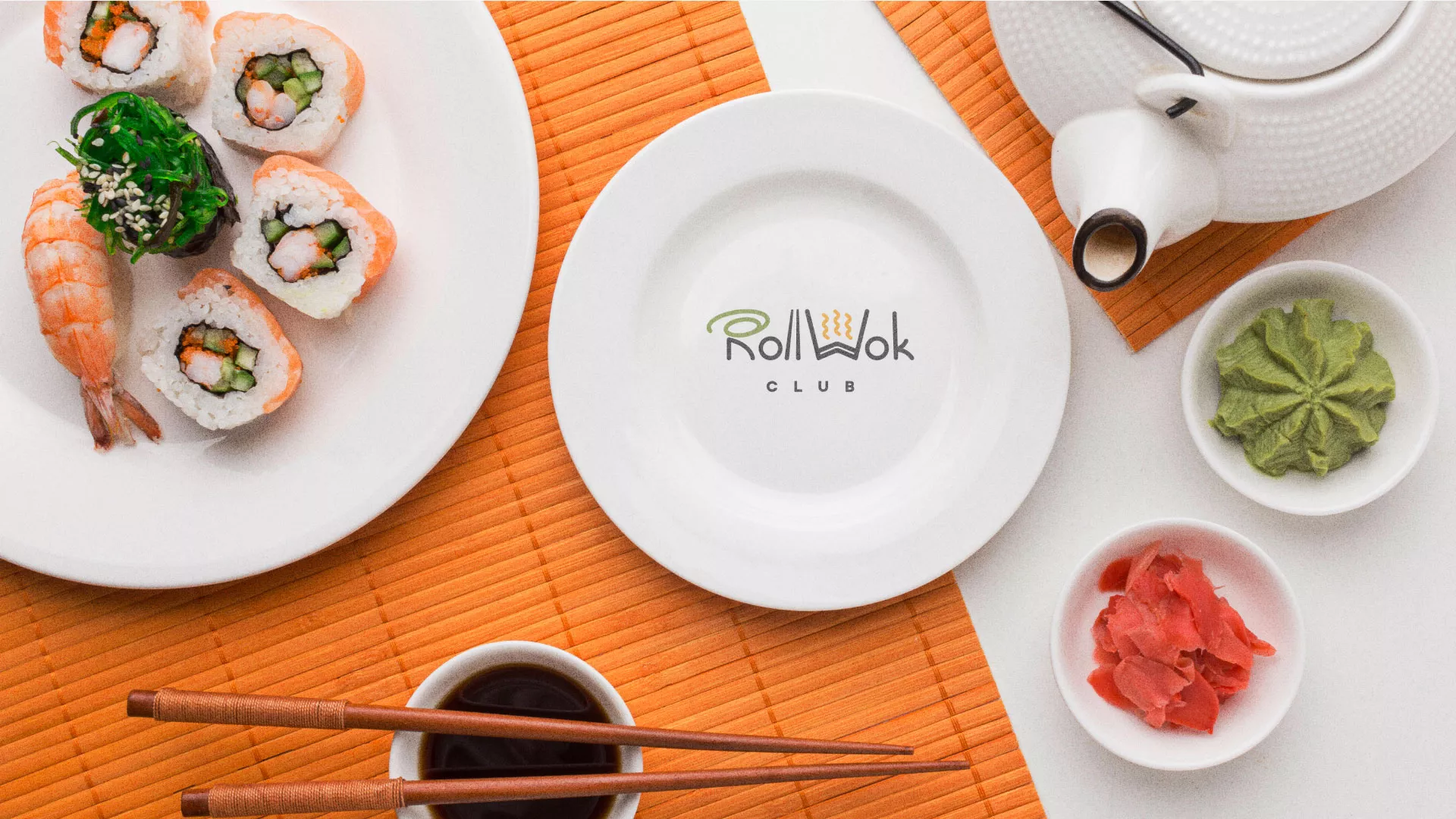 Разработка логотипа и фирменного стиля суши-бара «Roll Wok Club» в Астрахани