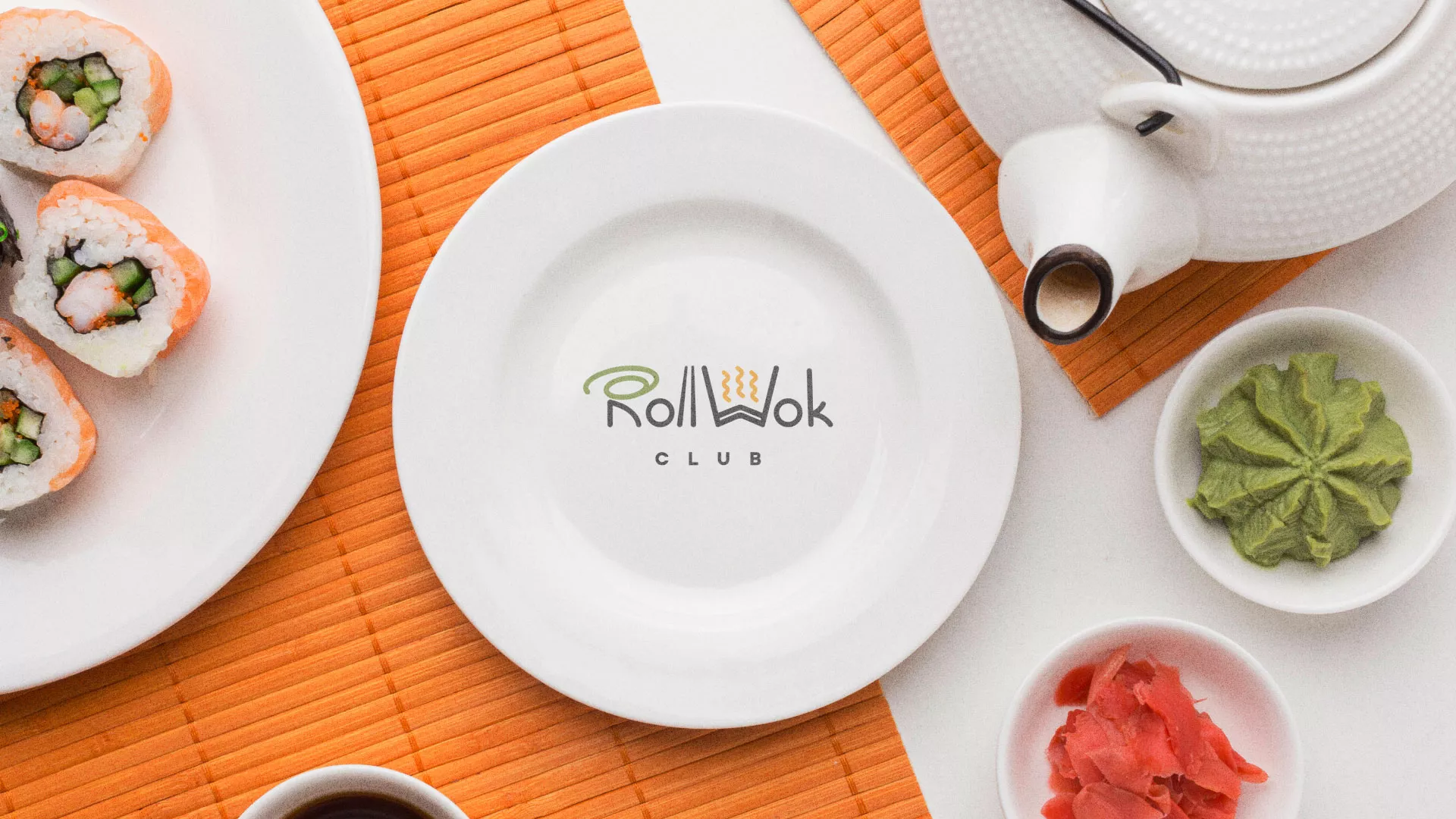 Разработка логотипа и фирменного стиля в Астрахани для суши-бара «Roll Wok Club»